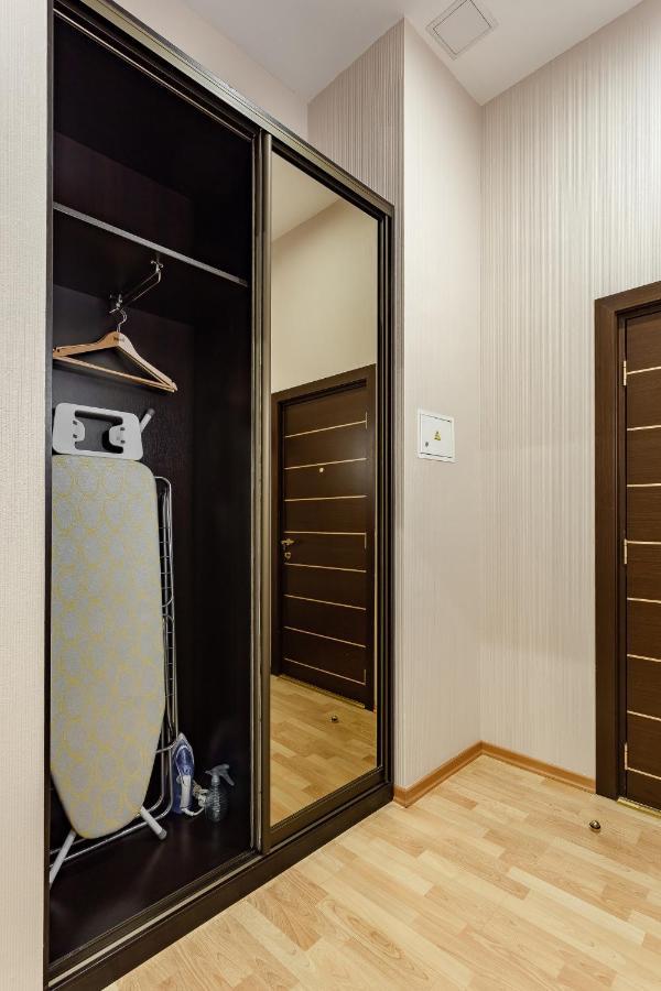 Senator Victory Square Aparthotel Kiev Exteriör bild